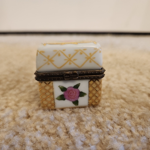 Twos Company Trinket Box Chest With Bottles 2" Floral - Picture 1 of 7